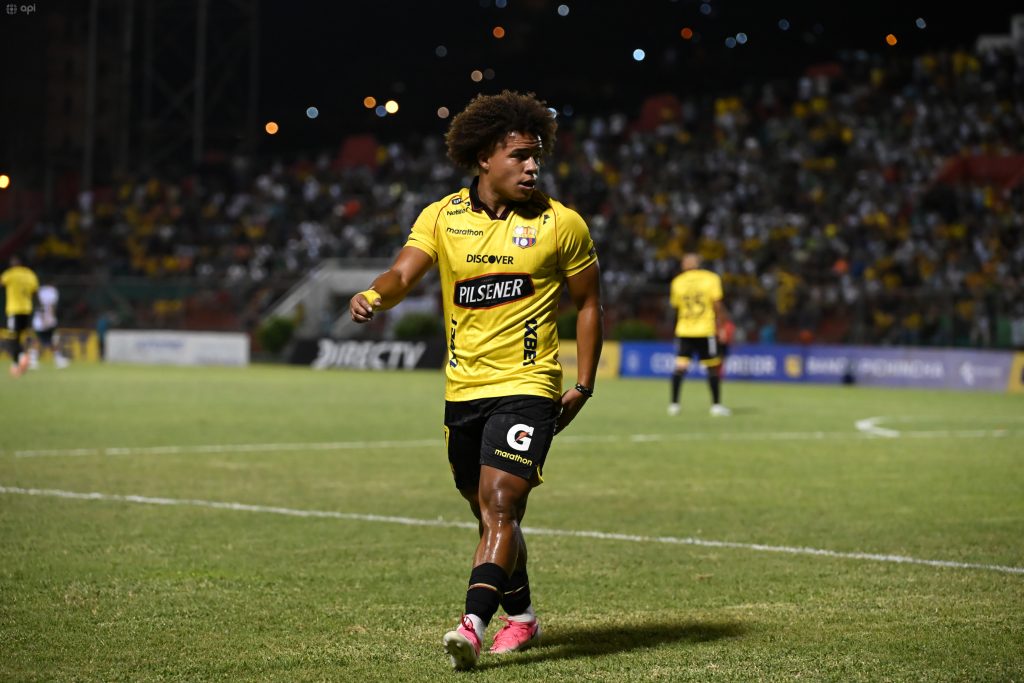 Erick Mendoza en partido de Barcelona SC. Foto: API