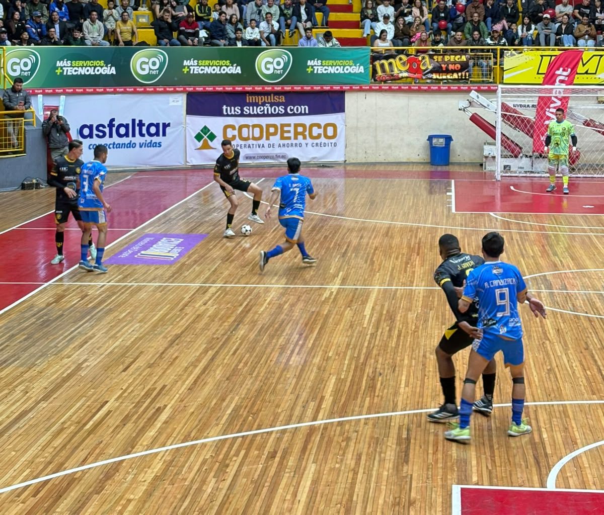 Partido entre Medio Egido y Ciudadela San Roque. Foto: El Mercurio
