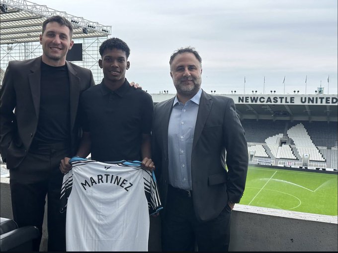 Johan Martínez es presentado como jugador del Newcastle. Foto: Newcastle