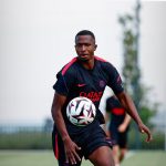 Willian Pacho en entrenamiento del PSG. Foto: PSG