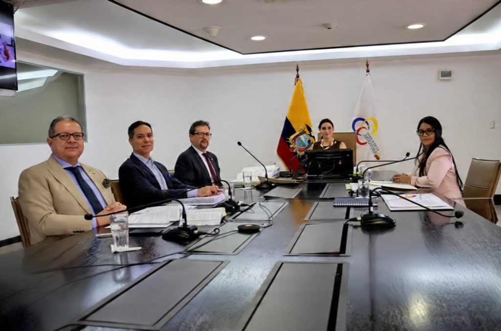 El Consejo de la Judicatura destituyó a la jueza Erika Álvarez por “negligencia manifiesta” al declarar ilegal la aprehensión de los cuatro hombres y una mujer acusados de ataque a una caravana presidencial en El Tambo, en octubre de 2025. /Cortesía
