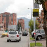 Uno de los radares que multa en Cuenca está en la avenida Ordóñez Lasso. Foto: El Mercurio