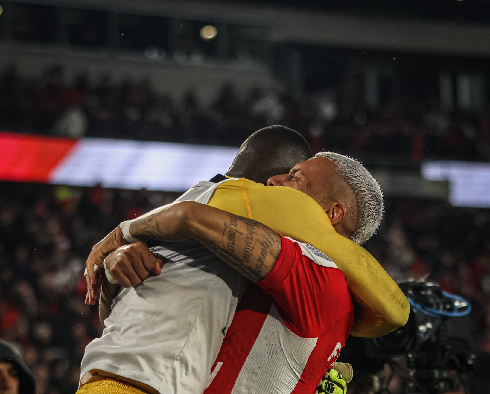 Jugadores de Santa Fe celebran pase a cuartos. Foto: Santa Fe