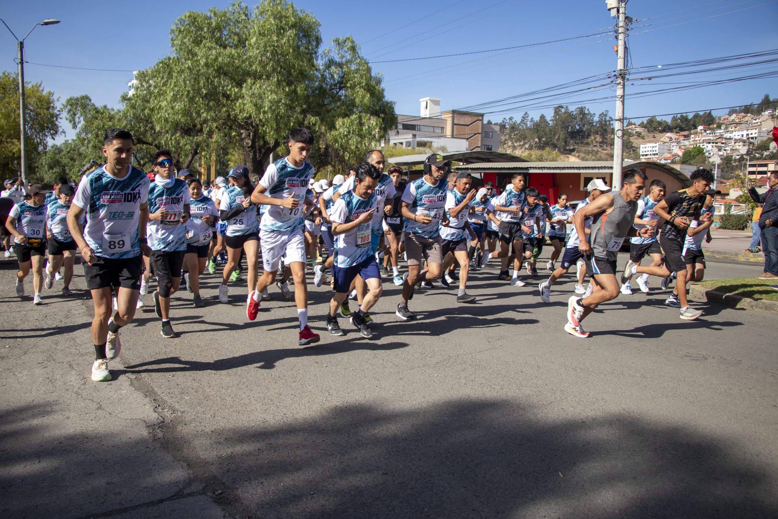 Largada de los atletas en la 10K San Miguel de Porotos./ JRO