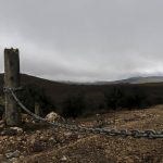 Una cadena impide el paso a una importante zona de páramo en Quimsacocha, provincia de Azuay.