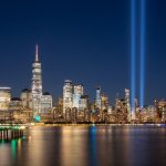 Dos haces de luz se encenderán este 11 de septiembre por los 25 años del atentado a las Torres Gemelas. Foto: AFP