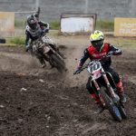 Andrés Feicán y Nicolás Merchán disputaron la primera manga de la categoría MX1A en Capulispamba. /XCA