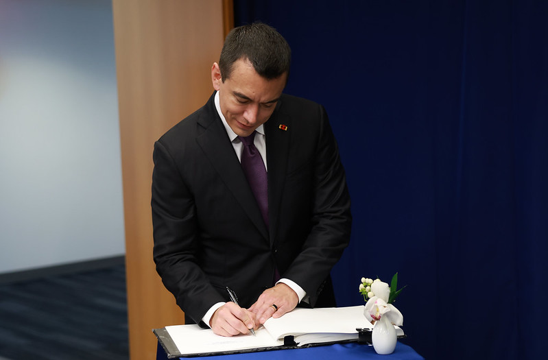 El presidente Noboa dispuso que se adelante el pago del décimo tercer sueldo. Foto: Presidencia