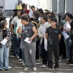 La beca está dirigida a estudiantes universitarios. Foto: API