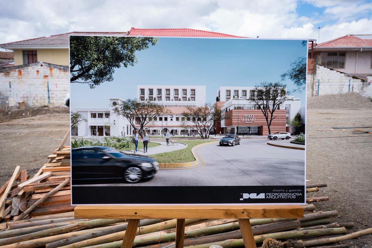 Este jueves, 3 de septiembre de 2026, se colocó la primera piedra del proyecto inmobiliario en Cuenca. /Cortesía