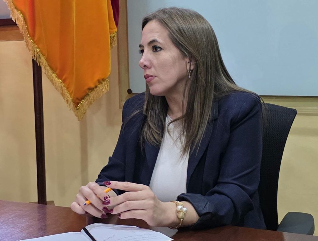 La Prefecta de Azuay refirió, sin dar nombres, que algunos alcaldes de Azuay recibieron amenzas para no asistir a la convocatoria para la elección del Viceprefecto. /Cortesía