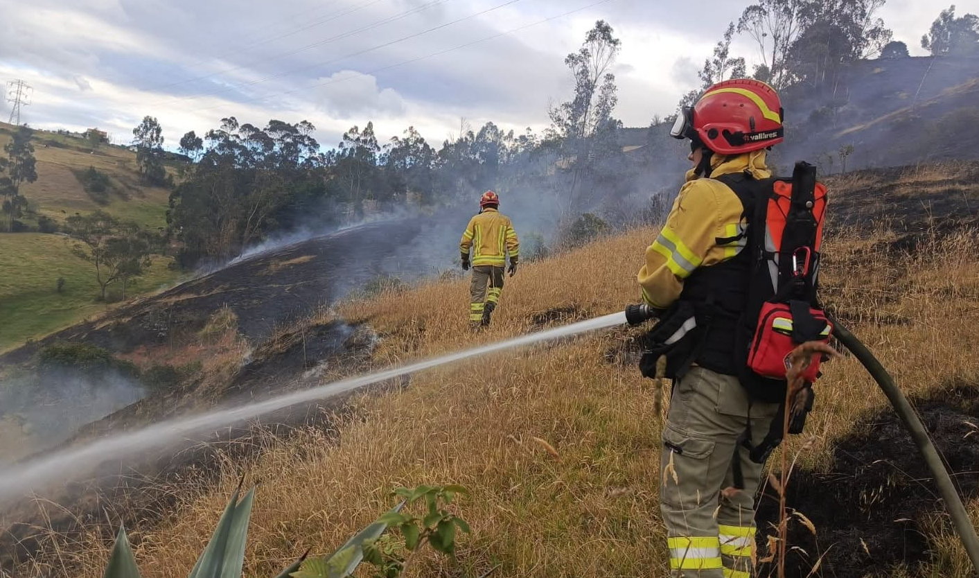 Incendios forestales afectan de manera prioritaria en zonas de vegetación de las parroquias rurales de Cuenca. /Cortesía