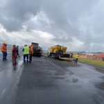 La pista del aeropuerto de Cuenca se extenderá en 300 metros luego de la ejecución de un estudio, según el director de la Corpac. /Archivo