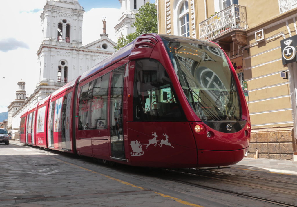 El servicio del tranvía se suspenderá el sábado 19 de septiembre de 2026, desde las 19:00 por obras en dos intersecciones de la ruta tranviaria. /EL MERCURIO