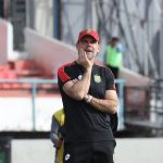 Andrés Yllana como DT de Deportivo Cuenca. Foto: API