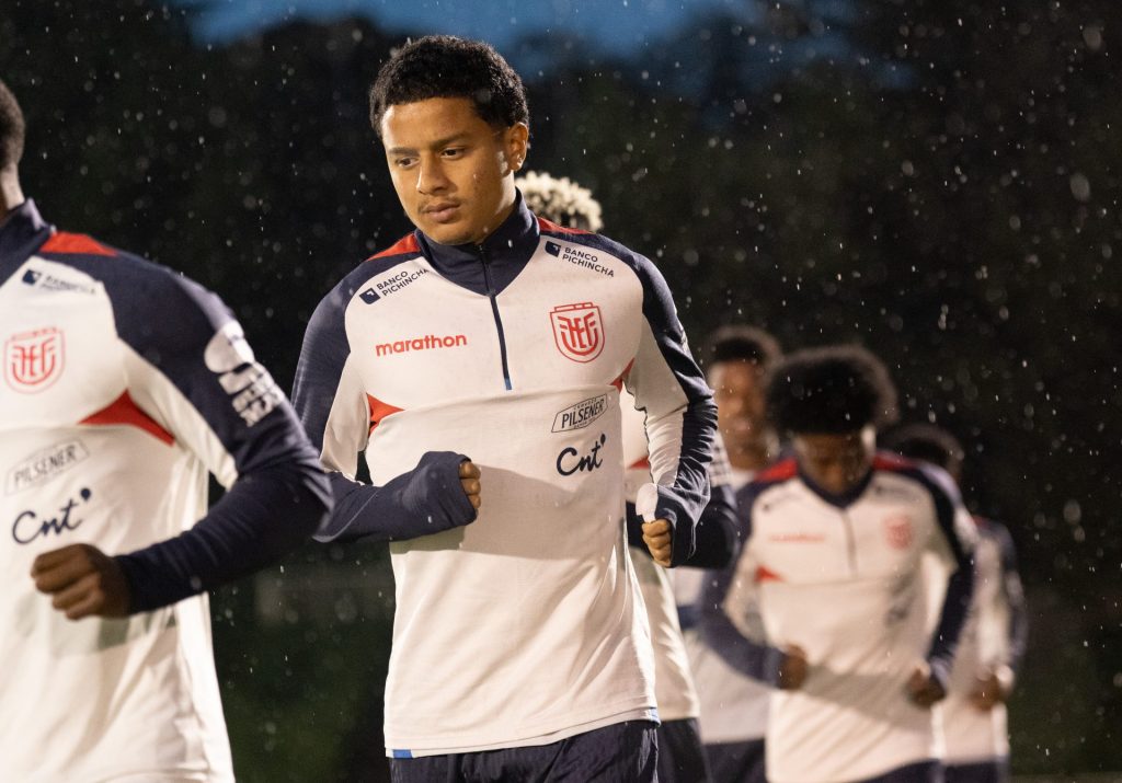 Anthony Valencia en el entrenamiento de Ecuador. Foto: La Tri