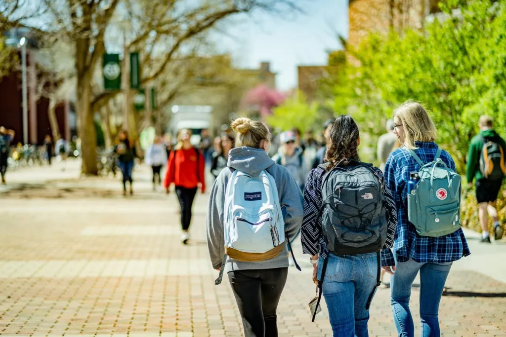 Estudiantes de Ecuador de secundaria y universitarios podrán conocer opciones para estudiar en Estados Unidos (EE.UU).
