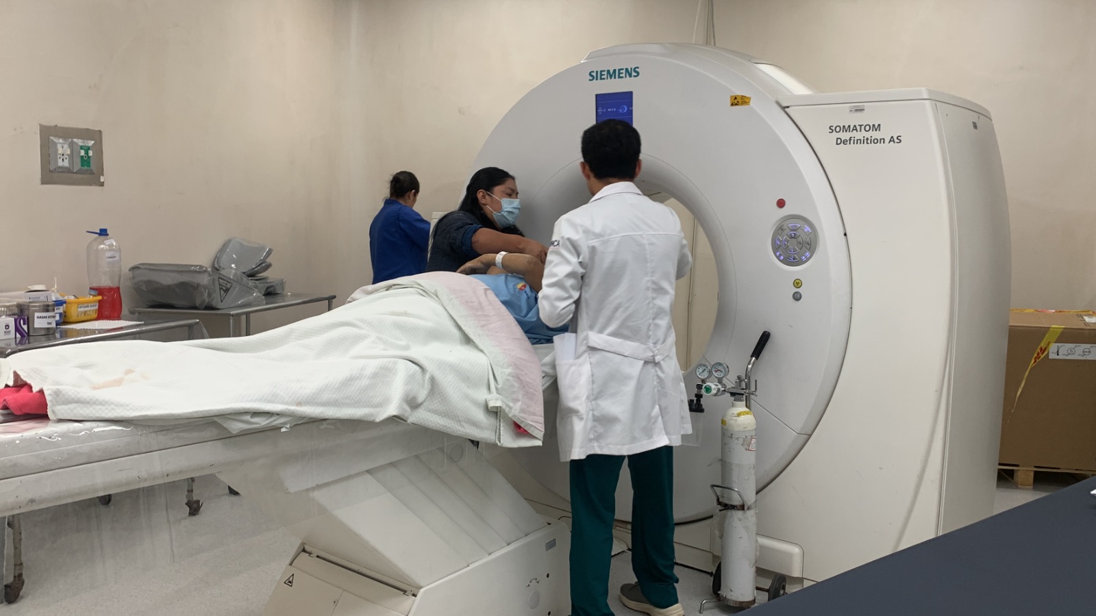 hospital - tomógrafo