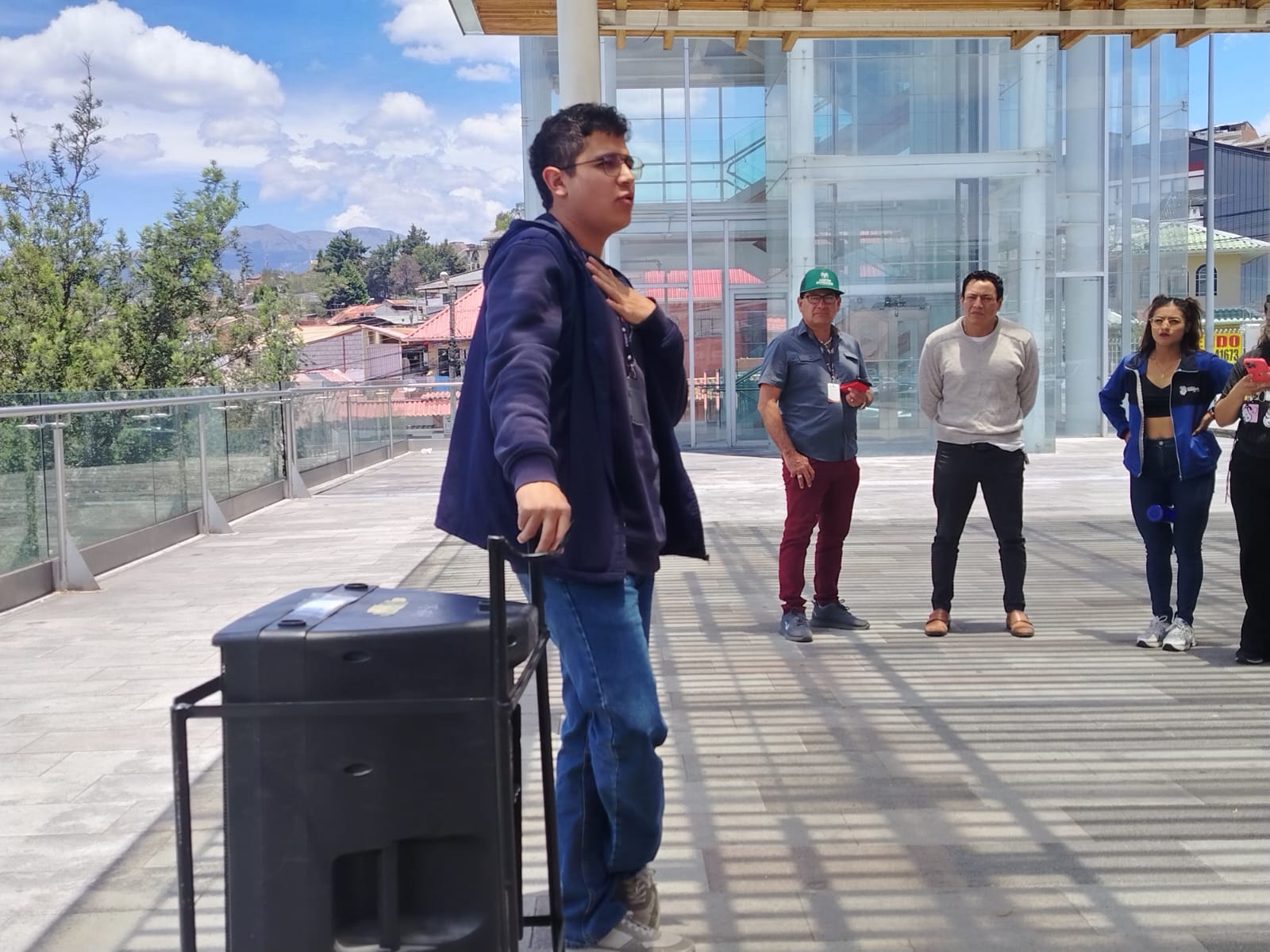 Taller sobre ruido de los parlantes