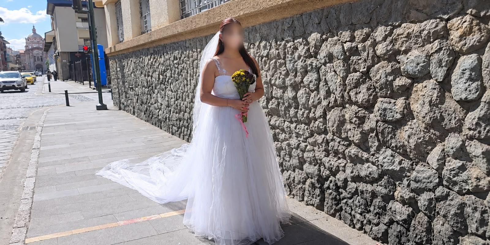Colectivo hace un pronunciamiento público sobre el uso de la “novia” en campaña.