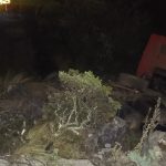 Un vehículo pesado se salió de la vía Cuenca-Molleturo-El Empalme la madruga de este 29 de septiembre. Foto: ECU911