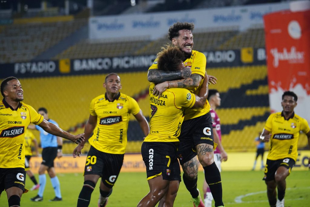 Darío Benedetto celebra gol del triunfo. Foto: API