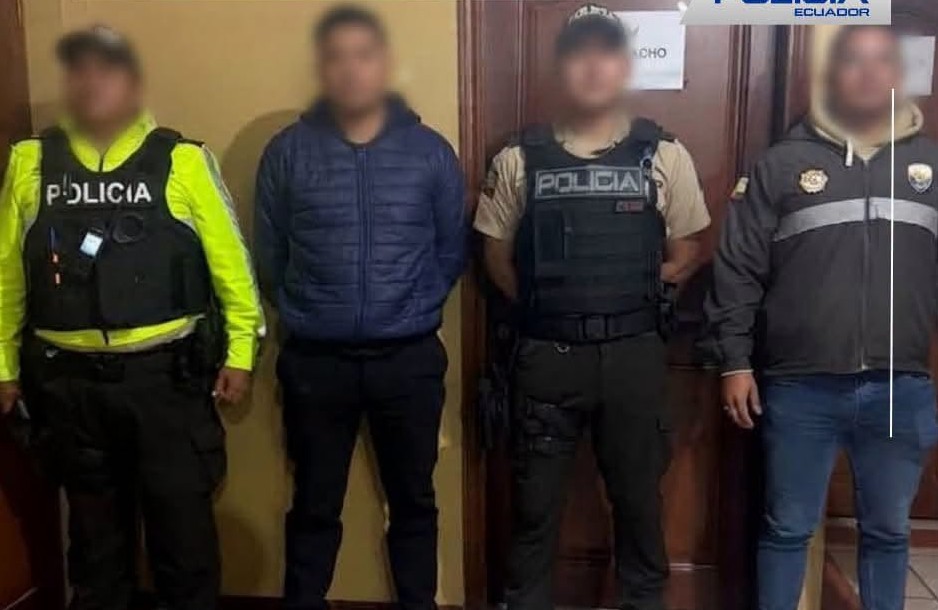 El ciudadano Carlos R., fue capturado por la policía en Cuenca. Tenía una boleta de captura en su contra por estafa. /Cortesía