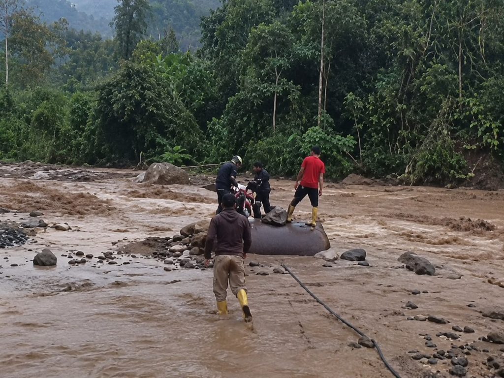Una creciente repentina del río Bulubulu, en el sector Copalillos, deja cinco desaparecidos.