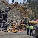 El conductor de un volquete falleció al sufrir un accidente de tránsito en el sector de Pichacay. /Captura video Crónica Cuenca