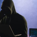Dos hermanos son sentenciados a seis años de privación de la libertad por extorsionar a un comerciante de Cuenca. /Cortesía