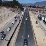 Los vehículos ya pueden circular por el paso elevado en la autopista Cuenca-Azogues. Foto: El Mercurio