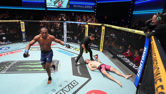 Mayton Perea celebra KO en la UFC. Foto: UFC