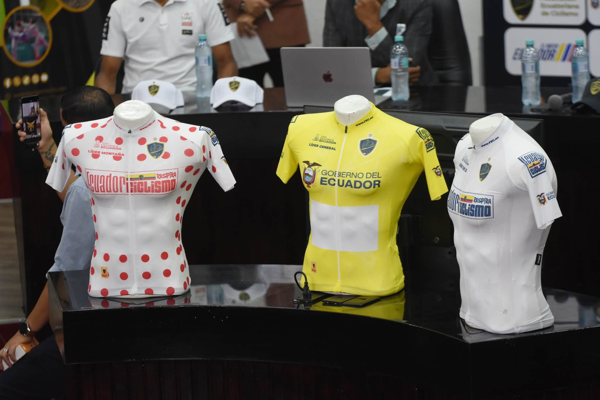 Jersey de la Vuelta al Ecuador.