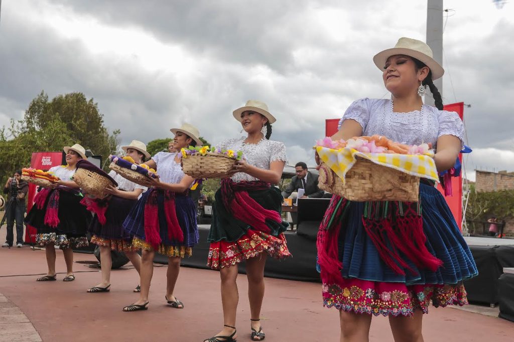 Las fiestas de Cuenca se viven con distintas actividades artísticas y culturales. /EL MERCURIO