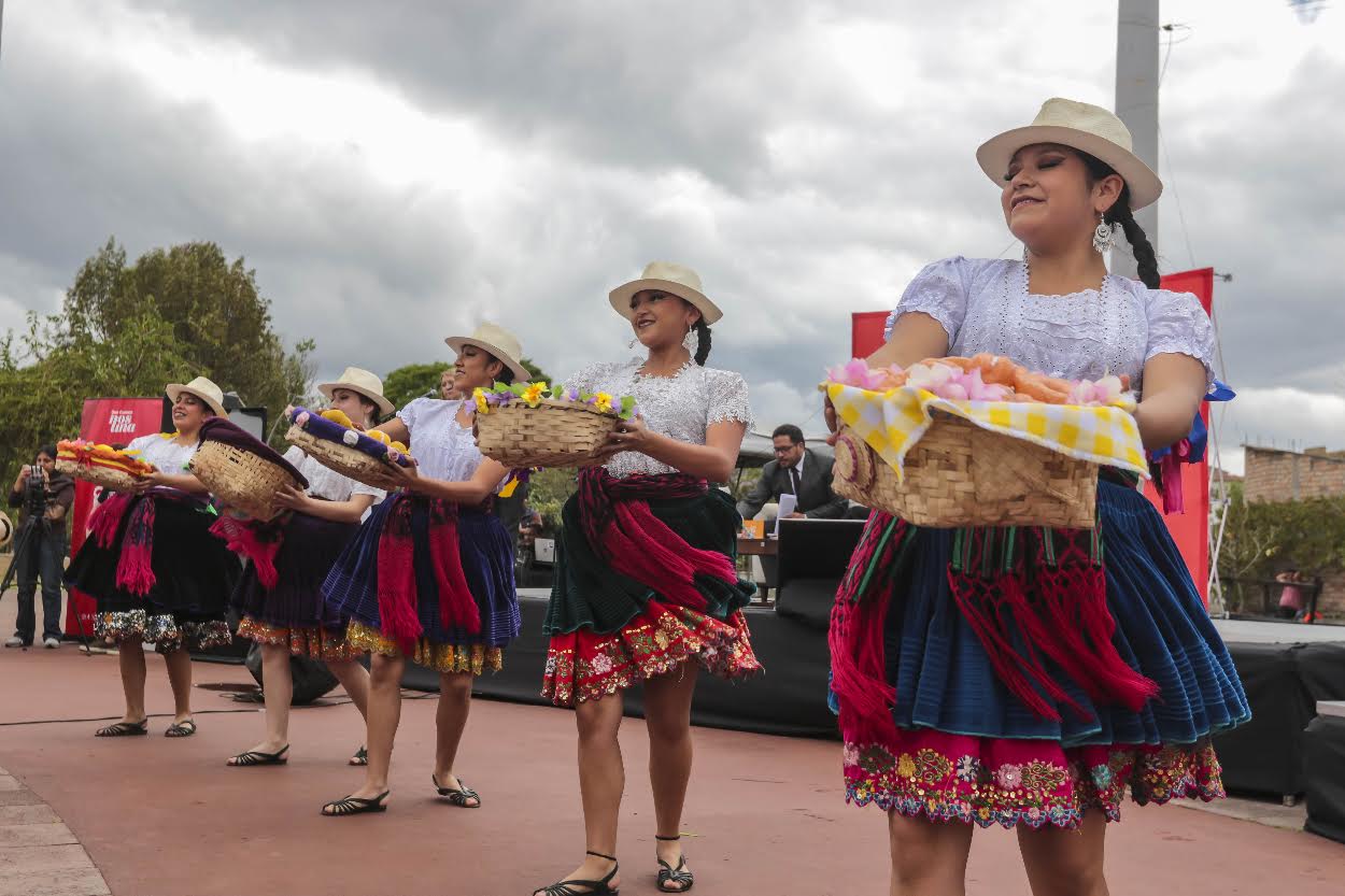 Las fiestas de Cuenca se viven con distintas actividades artísticas y culturales. /EL MERCURIO