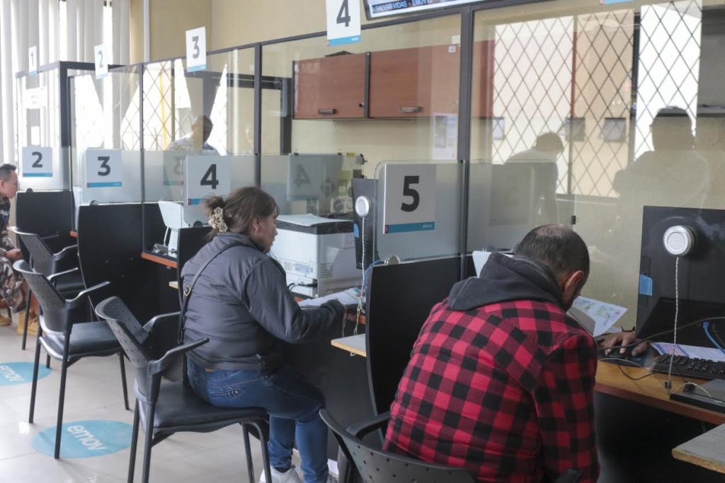 Servicios activos durante el feriado y cambio de horarios en Cuenca. /Cortesía
