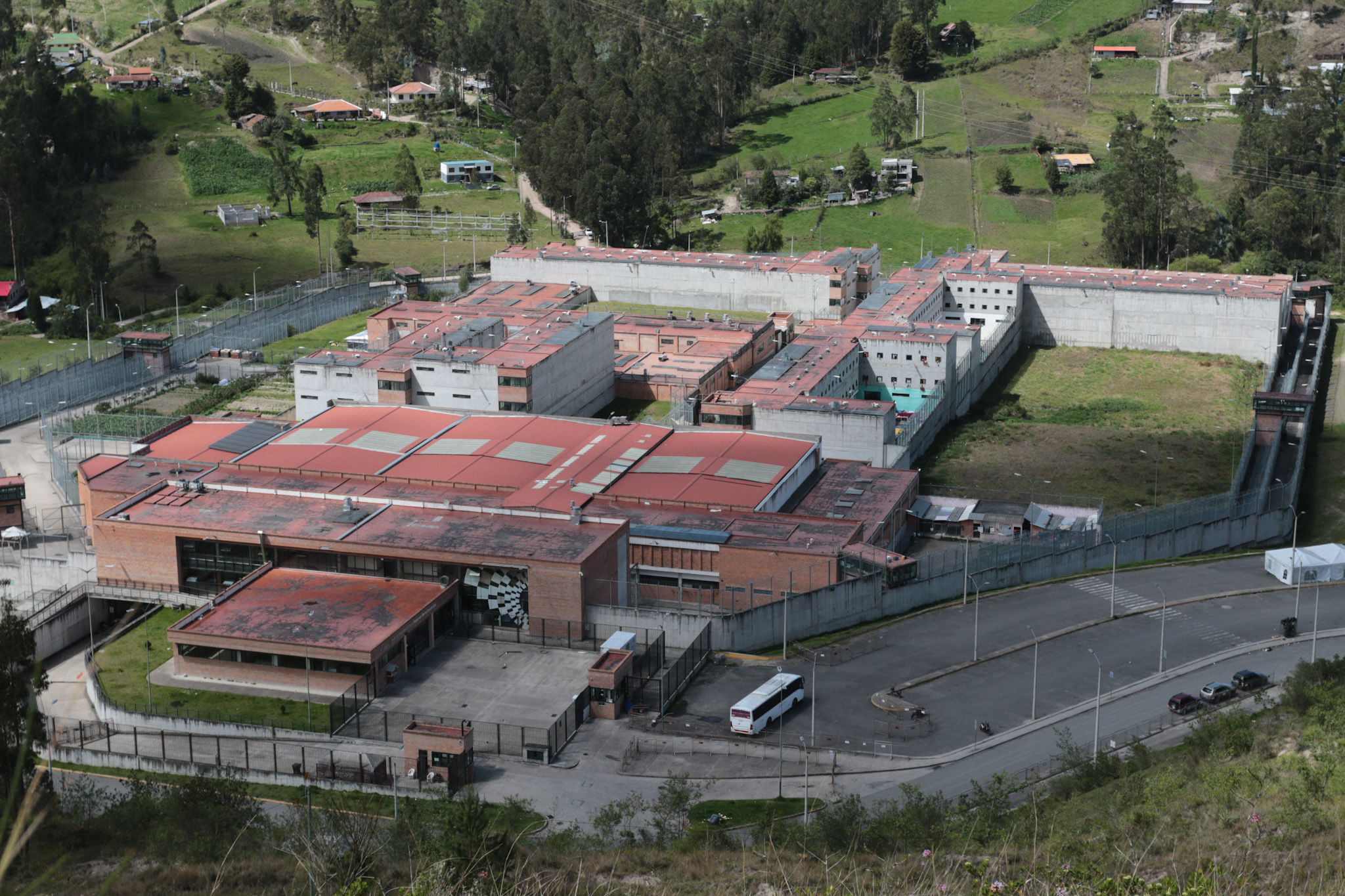 En la cárcel de Turi existen 218 personas sin sentencia. /EL MERCURIO