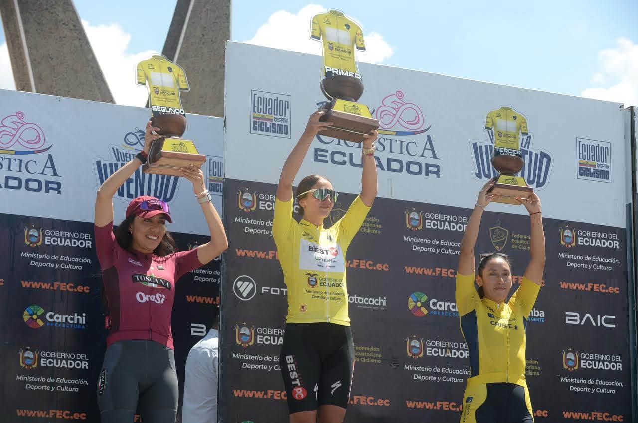 Ana María Torres en lo más alto del podio de la Vuelta al Ecuador /Cortesía