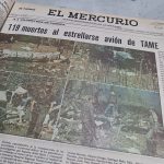 Portada de El Mercurio en la que se anunciaba del accidente de avión en Ricaurte. Foto: Andrés Mazza