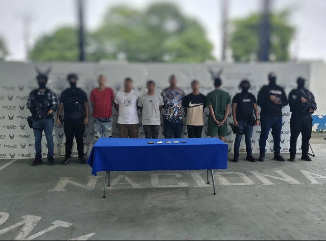 La Policía ejecutó nueve operativos en cuatro provincias, entre ellas Azuay, que dejaron 22 detenidos y ocho víctimas liberadas.