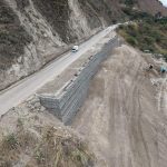 Un cierre temporal en el kilómetro 50 de la vía Cuenca – Girón – Pasaje, por colación de carpeta asfáltica. /Cortesía