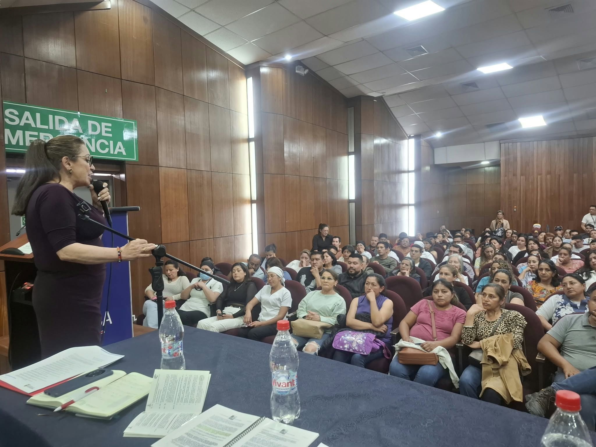 La exsindicalista del IESS Rosa Argudo y siete personas más deben comparecer en audiencia de formulación de cargos el viernes, 23 de octubre de 2026. Dos de los procesados, pidieron un nuevo diferimiento. /Cortesía