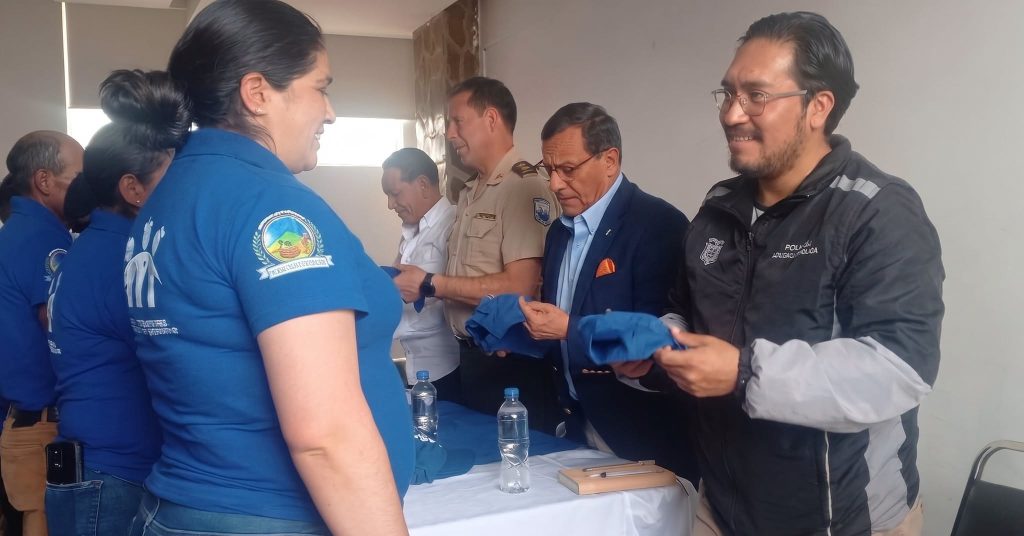 Un total de 55 brigadistas comunitarios se acreditaron recientemente en Azuay. /Cortesía