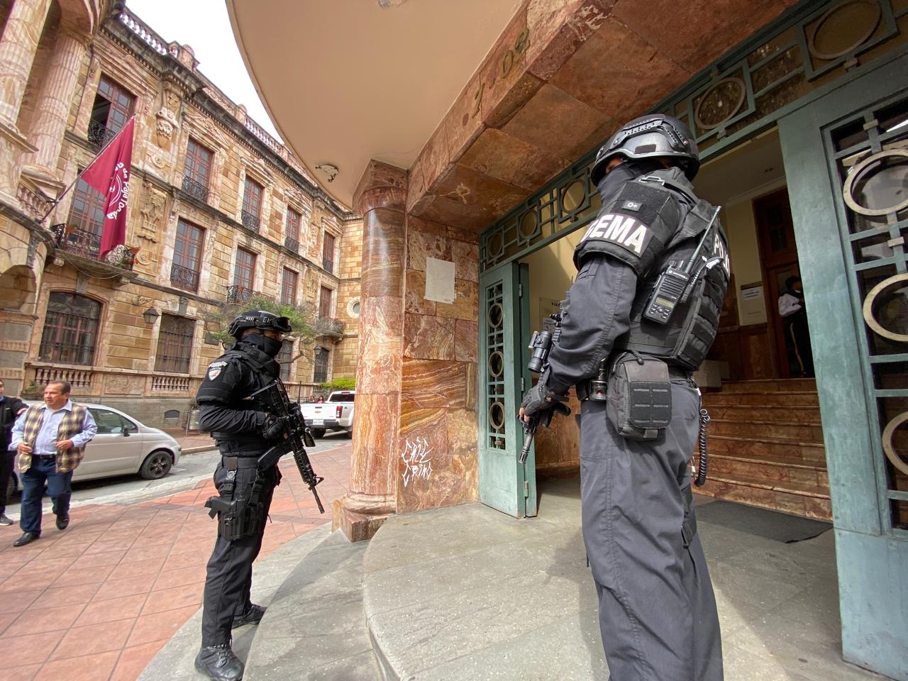 La Fiscalía allanó oficinas municipales y viviendas en distintos puntos de la ciudad. /Cortesía