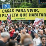 Miles de personas salieron a las calles de España para manifestarse por la crisis de vivienda que hay en ese país. Foto: AFP
