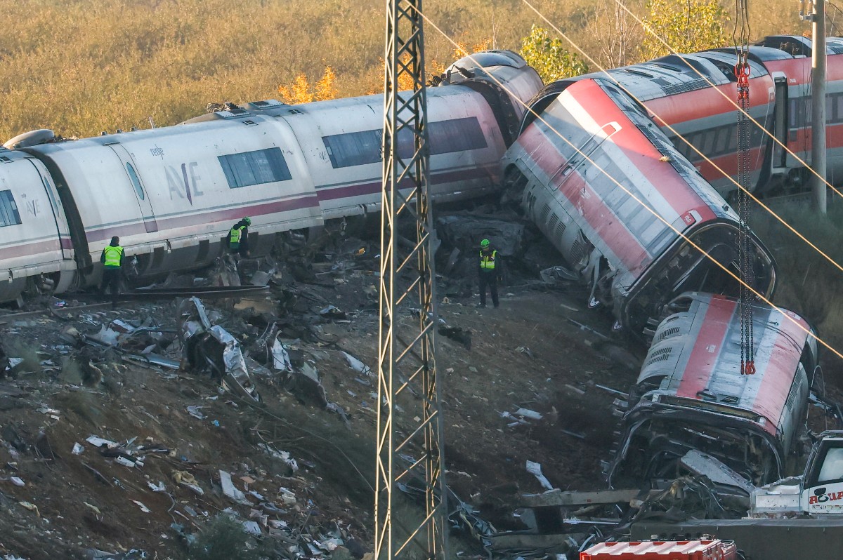 Dos trenes colisionaron la mañana del miércoles en Toledo, España. Foto: AFP