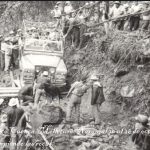 El Jeep Land Rover durante la travesía en uno de los terrenos lacustres del Cajas. /Cortesía archivo nacional