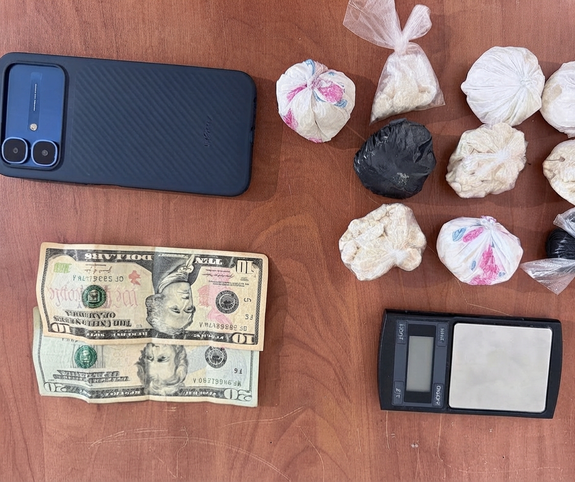 La Policía decomisó varias docenas de droga en Morona Santiago. Foto: Policía Nacional