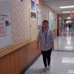 Jessica Ludizaca, médica de raíces ecuatorianas, cumple sus labores como residente principal de Pediatría en Nueva York.