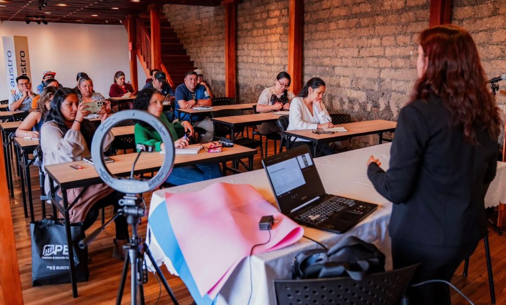 Los talleres están dirigidos para emprendedores de Cuenca. Foto: EDEC EP